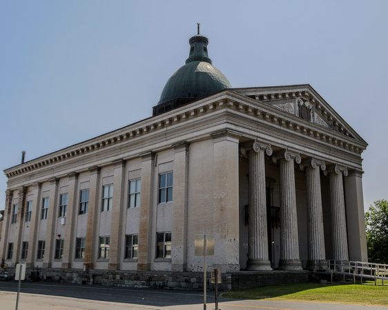 Montgomery County Courthouse ©AmityPhotos.com